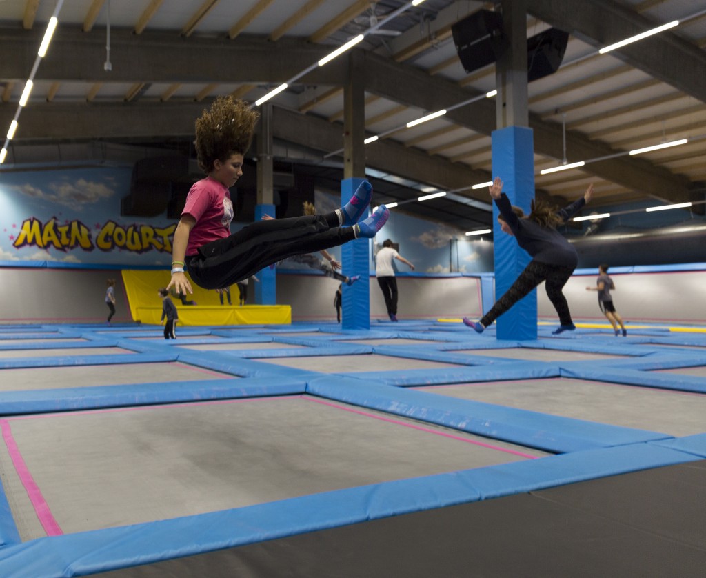 Kinder Springen Hüpfen, Springen, Toben « Münchner Kinderzeitung